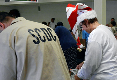 Prisoner packet assembly